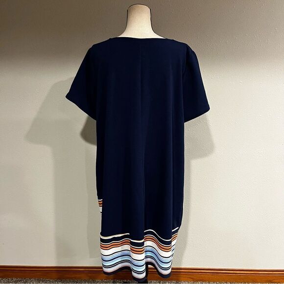 A-line plus size scoop neck short sleeve midi dress - Picture 6 of 11